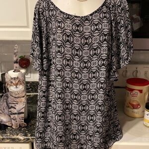 J womens Ryan Wythe black shirt wide sleeve plus size blouse 3x. EUC